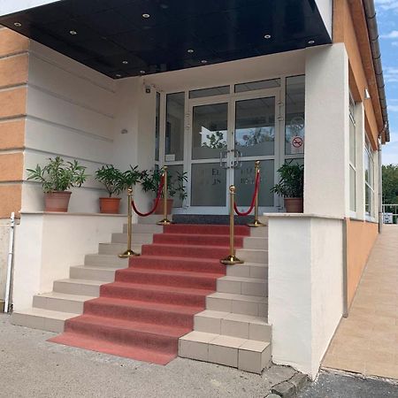 Only 15 Minutes To City Center, Free Secure Parking Budapest Ngoại thất bức ảnh